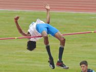 காசு எடுக்க கார்டு கொடுக்கணும்னு தெரிஞ்ச உங்களுக்கு...அதுல பணம் போடணும்னு தெரியாம போச்சே