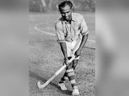 ஹிட்லரையே தன் விளையாட்டால் ஈர்த்த மேஜர் தியான் சந்த் பிறந்த தினம்...உலகின் தலைசிறந்த ஹாக்கி வீரர்