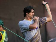 20 ஓவர் போட்டிகளில் பாகிஸ்தான் வீரர் புதிய சாதனை