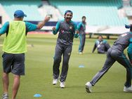 குத்திக்காட்டும் பாக். கேப்டன்.. நாங்க இங்கிலாந்தில் நல்லா விளையாண்டோம்!