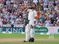 ஒரு தொடரில் அடித்ததை ஒரு இன்னிங்ஸில் செய்துள்ளார்..... கோஹ்லிக்கு சேவாக் பாராட்டு!