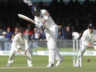 இந்தியா ஒரு பக்கம் ஆல்அவுட்.. கோஹ்லி மறுபக்கம் புதிய உச்சம்.. ஆண்டில் அதிக ரன் குவித்த வீரரானார்!