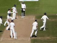 இந்திய விக்கெட்களை வீழ்த்த ஹர்பஜன் செய்த உதவி... பலன் பெற்ற மொயீன் அலி..