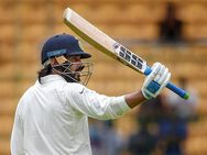 டெஸ்ட் அணியில் இடம் இல்லையா? கவுன்டியில் சதம் விளாசிய முரளி விஜய்க்கு பதில் சொல்லுங்க