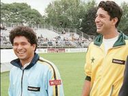 சச்சினின் முதல் போட்டியிலேயே அவரை கலாய்த்த வாசிம் அக்ரம்.. என்ன நடந்தது?