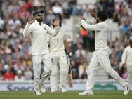 பாதாளத்துல விழுந்தும், மீசைல மண் ஒட்டலியே.. டெஸ்ட் ரேங்கில் கெத்து காட்டும் இந்தியா