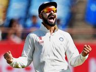 கேப்டன் கோலிக்கு நாலு வருசமாகியும் பீல்டிங் நிறுத்த வரல, பௌலர மாத்த தெரியல