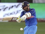 இந்திய அணி அறிவிப்பு.. தினேஷ் கார்த்திக் வெளியே.. ரிஷப் பண்ட் உள்ளே.. அப்ப தோனி?