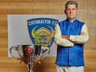 வேட்டி கட்டிகிட்டு ஜான் க்ரிகோரி போஸ் குடுக்க வேணாமா? வெற்றியோடு வாங்க மச்சான்ஸ்