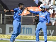 விக்கெட் எடுத்த உடன் உணர்ச்சிவசப்பட்ட கலீல் அஹ்மது.. எச்சரிக்கை விடுத்த ஐசிசி