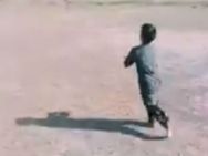 பும்ராவின் பந்துவீச்சை பின்பற்றும் 5 வயது பாகிஸ்தான் சிறுவன்.. அற்புதமான உணர்வு