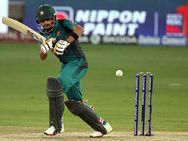 அளவை மீறக் கூடாது!! ஓவராக ட்வீட் போட்ட தொகுப்பாளினிக்கு எச்சரிக்கை விடுத்த பாக். வீரர்