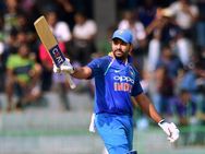 கேப்டன் பதவியில் கோலி, தோனி செய்யாததை செய்து காட்டிய ரோஹித்.. கவனமா இருங்க கேப்டன் கோலி!