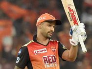 ஏலம் எடுத்த விலை பத்தலைனு தகராறு பண்றாரு.. தவானை டெல்லிக்கு தாரை வார்த்த சன்ரைசர்ஸ்