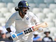 டீம்ல இடத்தை பிடிக்கணுமே!! ஒரே ஓவரில் 26 ரன்கள்.. போட்டி போட்டுக் கொண்டு சதம் அடித்த முரளி விஜய்