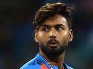 குழந்தைகளை பாத்துக்கிறியா? என் மனைவியோட சினிமா போகணும்.. ரிஷப் பண்ட்டை வைச்சு கலாய்த்த ஆஸி. கேப்டன்