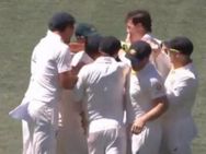 Ind vs Aus First Test : செம டைவ் அடித்து ஒற்றை கையில் கேட்ச் பிடித்து கோலியை அவுட்டாக்கிய ஆஸி. வீரர்