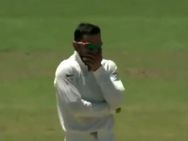 நானா விக்கெட் எடுத்தேன்!? நம்ப முடியாமல் வாயை பொத்திக் கொண்டு சிரித்த கேப்டன் கோலி