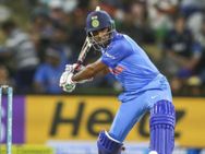 அம்பதி ராயுடு பந்து வீச தடை! கேலி, கிண்டல் செய்து ஐசிசி-யை தெறிக்க விட்ட ரசிகர்கள்