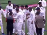 ஏன்யா இப்படி? தொடர் நாயகன் புஜாராவை “அவ்வா அவ்வா” டான்ஸ் ஆட வைத்த இந்திய வீரர்கள்!