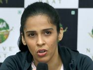 கரோலினாவுக்கு ஆறுதல் கூறிய சாய்னா நேவால்.. நல்ல மனசு என பாராட்டிய நெட்டிசன்கள்!!