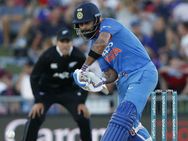 வெயில் அடிச்சா என்ன.. போட்டியை நிறுத்தாம ஆடுங்க! இந்திய – நியூசி. வீரர்களிடம் மேயர் அடாவடி!