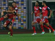 ISL 2019 : மும்பை அணியை வீழ்த்தி ஜாம்ஷெட்பூர் அணி அபார வெற்றி!!