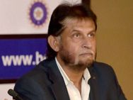 இந்திய வீரர்கள் ஐபிஎல்-க்காக இதை தியாகம் பண்றாங்க! தப்புக் கணக்கு போடும் முன்னாள் வீரர்!