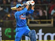 Ind vs Aus 1st ODI: அசைக்க முடியாத தோனி, ஜாதவ்.. அசத்தல் பேட்டிங்.. இந்தியா அபார வெற்றி!