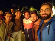 சொந்த ஊரில் இந்திய அணிக்கு செம காஸ்ட்லி டின்னர் பார்ட்டி கொடுத்த தோனி! எதுக்கு தெரியுமா?