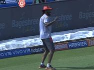 இவர் என்ன பிராக்டீஸ் பண்றாருன்னு நீங்களே பாருங்க மக்களே! பயிற்சியில் கிறிஸ் கெயில் அட்டகாசம்!