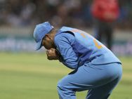 மொகாலி போட்டியில் 25 ஓவர்களில் 188 ரன்கள்… ஸ்பின் பவுலிங்கில் இந்தியா படுமோசம்