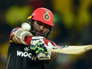 இது ஐபிஎல்-ஆ? இல்லை டெஸ்ட் போட்டியா? ரொம்ப கன்பியூஸ் ஆகுதே.. ஆமை வேகத்துடன் துவங்கிய ஐபிஎல்!!