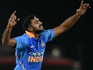 Ind vs Aus 2nd ODI : விராட் கோலி சூப்பர் சதம்.. விஜய் சங்கர் வீசிய கடைசி ஓவரில் இந்தியா வெற்றி!
