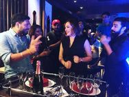 பிறந்தநாள் பார்ட்டியில் நெஹ்ரா செய்த காரியம்! பொண்டாட்டி கிட்ட போட்டுக் கொடுத்த யுவராஜ்!