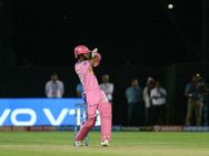 அவரு ஒரே ஒரு பால் நின்னு ஆடினதுக்கு.. கை தட்டிய ராஜஸ்தான் அணி.. புன்னகைத்த புவி.. யாருப்பா அவரு?