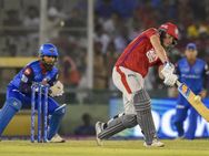 KXIP vs DC :அவுட்டாகிட்டே இருப்போம்…. ஆனா…. ரன்ரேட்டை விட்டு தர மாட்டோம்.. இது எப்படி இருக்கு?