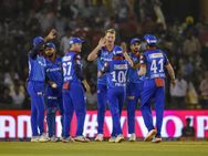 RCB vs DC: பெங்களூருக்கு எதிரான போட்டி... டாஸ் வென்ற டெல்லி முதலில் பந்துவீச்சு