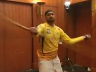 VIDEO : இந்த மாதிரி சிலம்பம் சுத்த முடியுமா? வேட்டி கட்டி.. மெர்சல் காட்டி.. வைரலான ஹர்பஜன் சிங்!