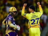 ஹர்பஜன், இம்ரான் தாஹிர்.. 2 பேரும் சரக்கு மாதிரி.. தோனி ஏன் இப்படி சொன்னாரு?