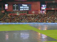 RCB vs RR:பெங்களூருவில் இடைவிடாத மழை... பெங்களூரு Vs ராஜஸ்தான் போட்டி தாமதம்.. ரசிகர்கள் கவலை