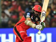 188 ரன்களை நோக்கி அதிரடியாக ஆடிய பெங்களூரு... பார்த்தீவ், கோலி அடுத்தடுத்து அவுட்