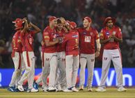 மொக்கையாக பேட்டிங் செய்த ஹைதராபாத்.. போராடி வென்ற அஸ்வின் அணி - முழு ரிப்போர்ட்! #KXIPvsSRH