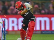 கோலி…!! உங்களுக்கு தான் ஸ்பின் பவுலிங் ஆட தெரியல.. என்ன பண்ண போறீங்க…? போட்டு தாக்கும் அந்த வீரர்