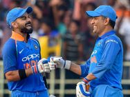 தோனி குறித்து வாய் நிறைய புகழ்ந்த “விசுவாச” விராட் கோலி.. என்ன சொன்னார் தெரியுமா?