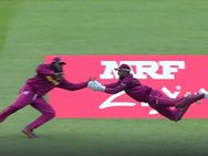 மீன் மாதிரி துள்ளி குதித்து.. செம கேட்ச்.. முக்கிய விக்கெட்டை காலி செய்த வெஸ்ட் இண்டீஸ் வீரர்!