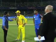 CSK vs DC: குவாலிபயர் 2 போட்டியில் டாஸ் வென்ற தோனி அண்ட் கோ பவுலிங்... முரளி விஜய் அதிரடி நீக்கம்