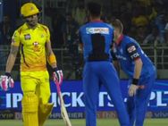 யப்பா முடியல.. இஸ்கூல் பசங்க மாதிரி காமெடி செய்த வாட்சன் - டு ப்ளேசிஸ்! குட்டையைக் குழப்பிய டெல்லி!!