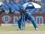 ஒரு அரைசதம்.. சேவாக் சாதனை காலி.. அணிக்கு வெற்றி.. சிக்ஸர் மன்னன் ரிஷப் பண்ட்!