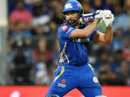 VIDEO:அரைசதம் அடித்தவுடன் பேட்டை தோளில் போட்டுக் கொண்டு தாலாட்டிய ரோகித்.. வைரல் வீடியோ